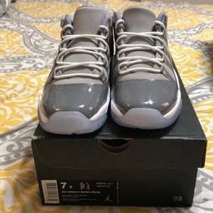 Jordan 11 size 7y deadstock never worn